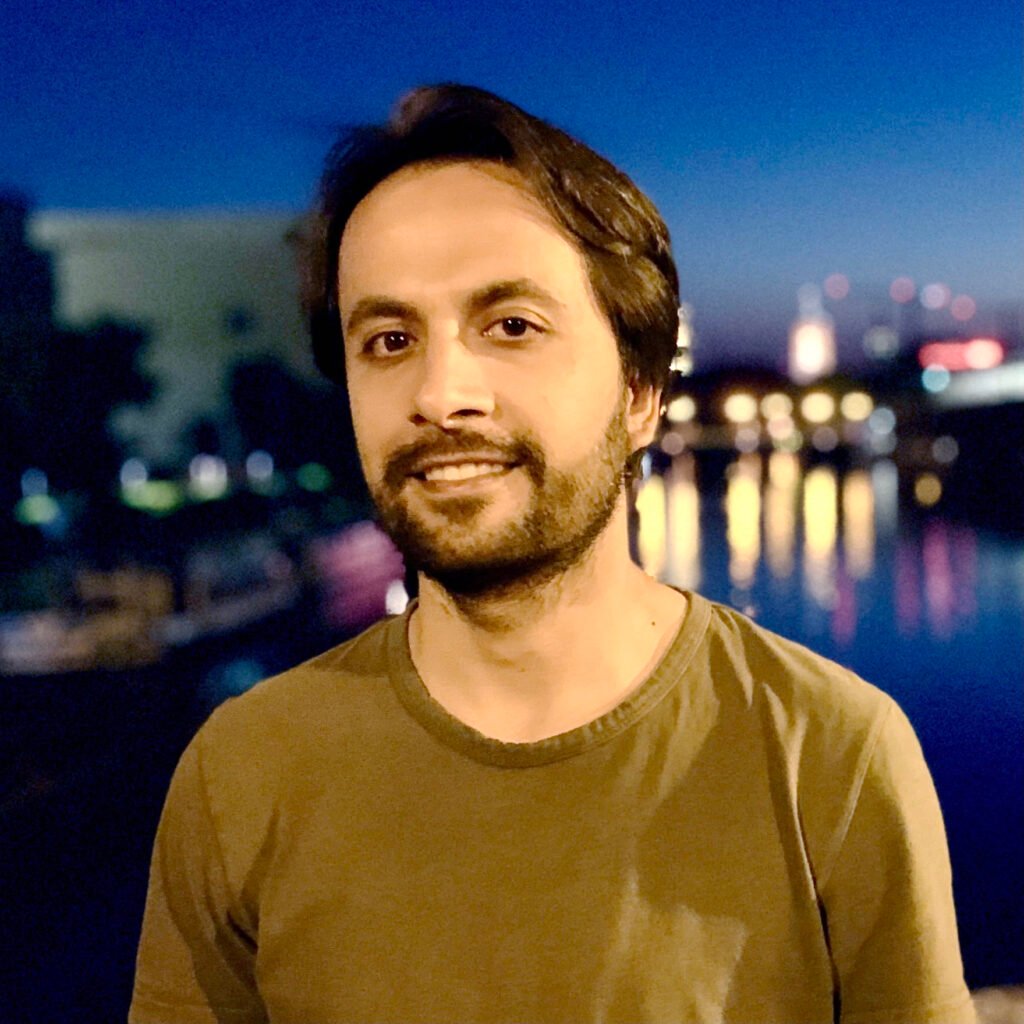 An image of Rahman Shafiee, Founder of Quantutech Digital Solutions